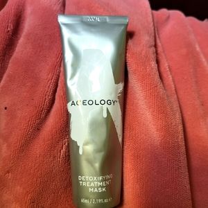 Aceology Detoxifying Treatment Mask